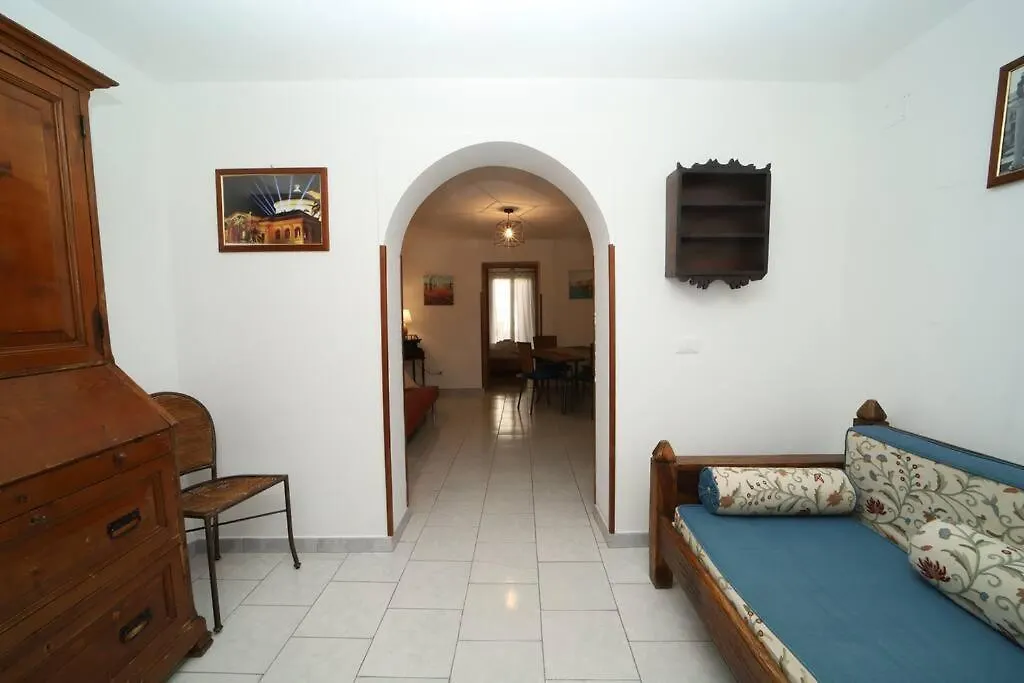 パレルモColonna House Casa Tra La Zisa E La Cattedraleアパートメント 0*, パレルモ