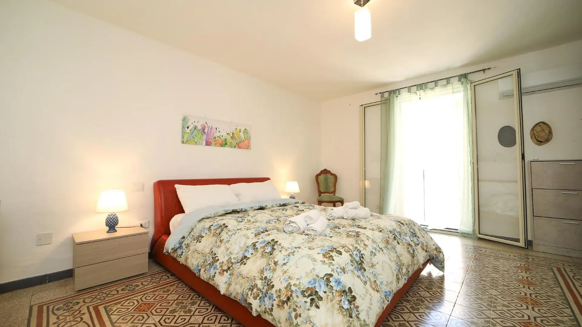 パレルモColonna House Casa Tra La Zisa E La Cattedraleアパートメント アパート パレルモ