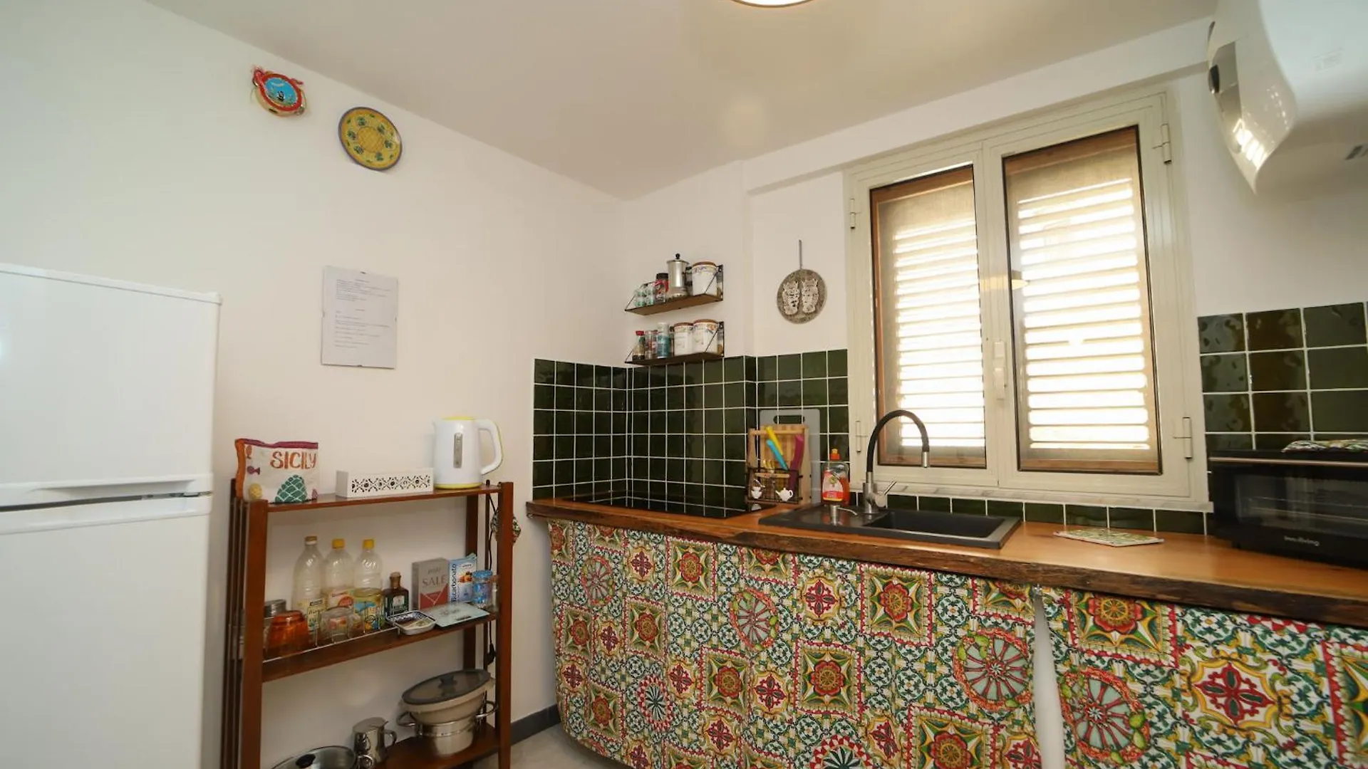 パレルモColonna House Casa Tra La Zisa E La Cattedraleアパートメント アパート
