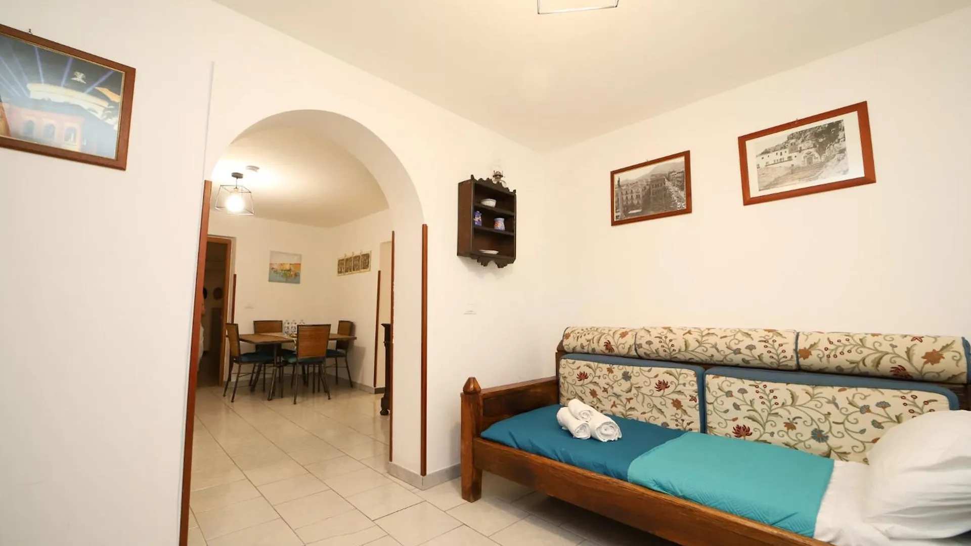 アパート パレルモColonna House Casa Tra La Zisa E La Cattedraleアパートメント